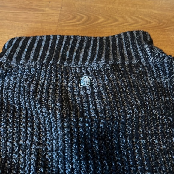 Northern Trek Knit Pullover - Picture 10 of 11